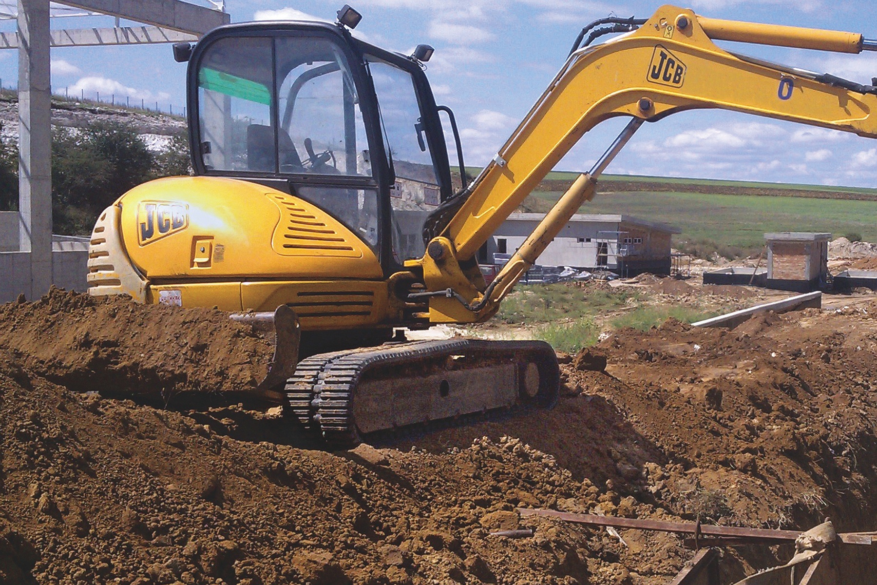 Mclaren Advanced Rubber Track Technology Applied On Mini Excavator